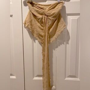 Sheer gold lace strapless crop top. Size small never worn !